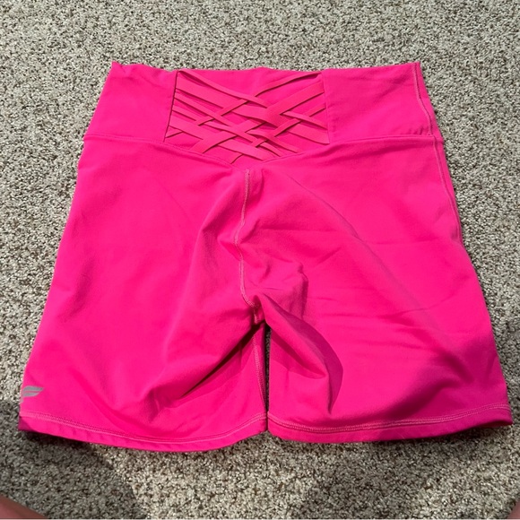 Fabletics Boost PowerHold Hot Pink Bike Shorts High-Waisted Compression - Picture 4 of 4